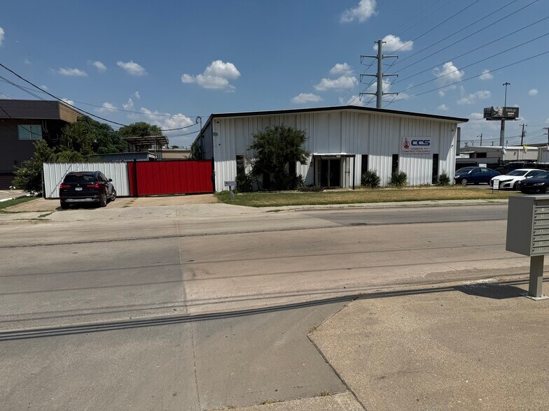 More Photos Of 2333 Joe Field Rd, Dallas Light Manufacturing For Lease
