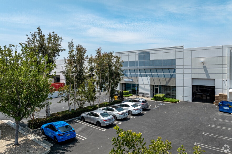More Photos Of 9520 7th St, Rancho Cucamonga Warehouse For Lease