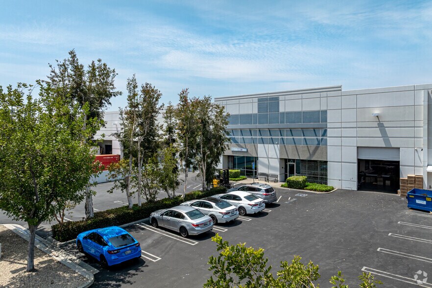 More Photos Of 9520 7th St, Rancho Cucamonga Warehouse For Lease