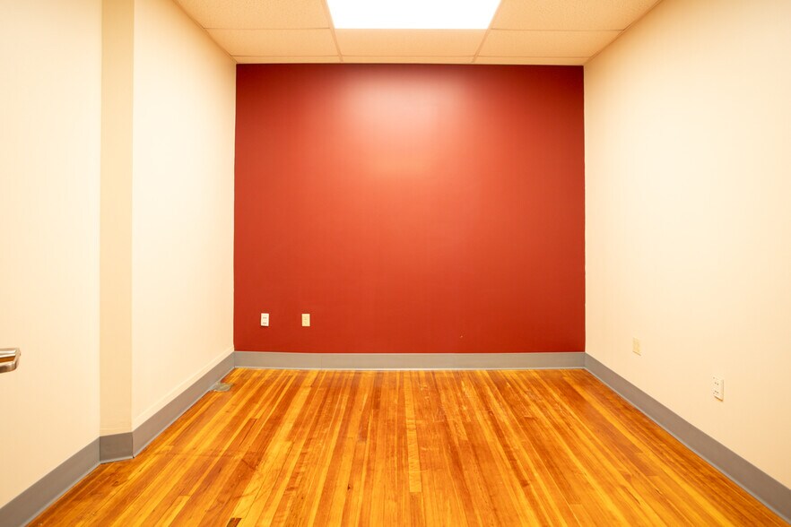 More Photos Of 139 S Main St, Fall River Office For Sale