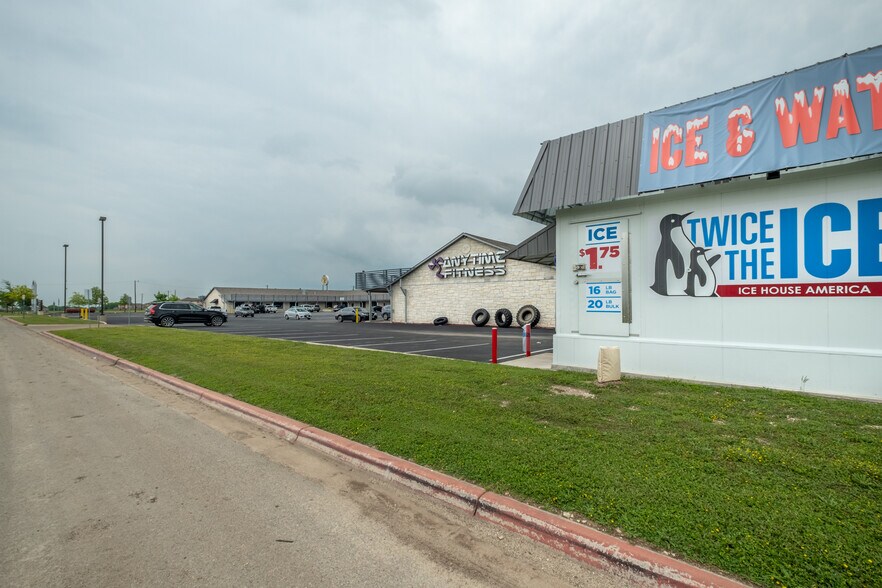 More Photos Of 305 Limestone Ter, Jarrell Unknown For Lease