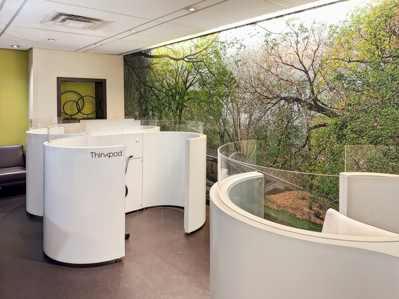 More Photos Of 600 Third Ave, New York Coworking Space