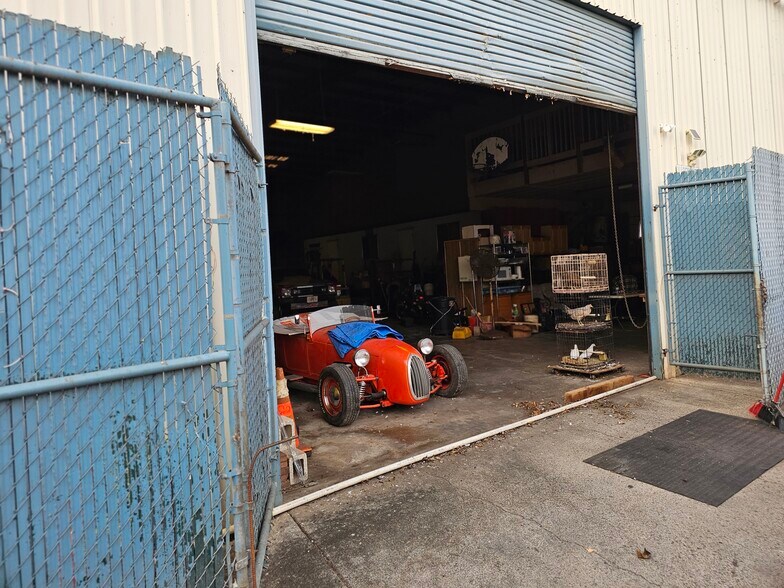 More Photos Of 96-1276-1276 Waihona St, Pearl City Warehouse For Lease
