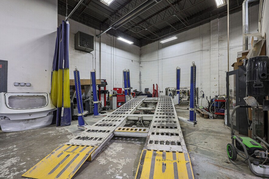 More Photos Of 2005-2007 W 103rd Ter, Leawood Service For Sale