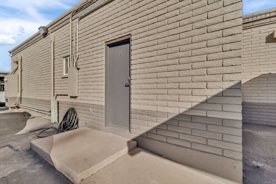 More Photos Of 78 W Ray Rd, Chandler Convenience Store For Lease