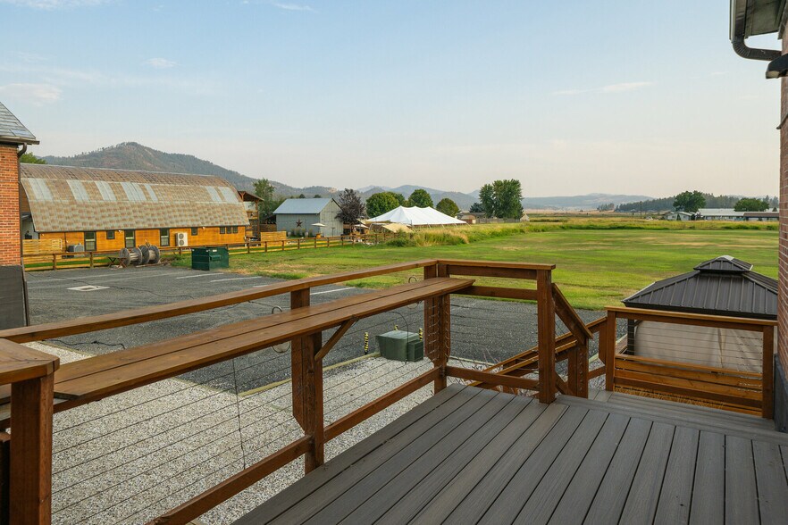 More Photos Of 508 E Main Ave, Chewelah Office For Sale