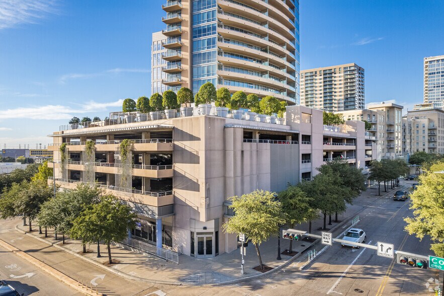 More Photos Of 2200 Victory Ave, Dallas Apartments For Lease