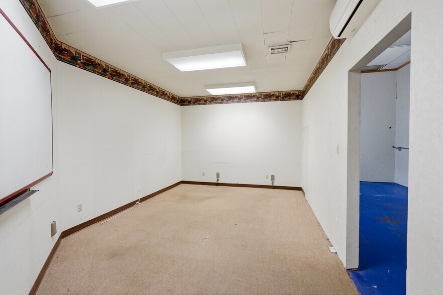 More Photos Of 13170 Lincoln Way, Auburn Office For Sale