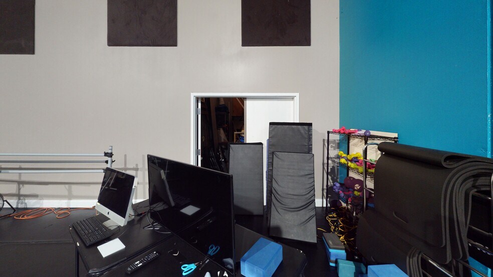 More Photos Of 6557 Hazeltine National Dr, Orlando Distribution For Lease
