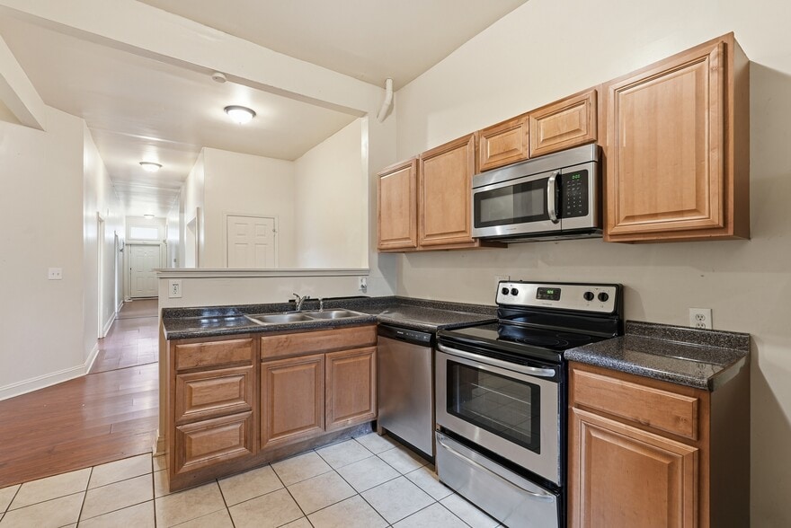 More Photos Of 309 W 41st St, Savannah Multifamily For Sale