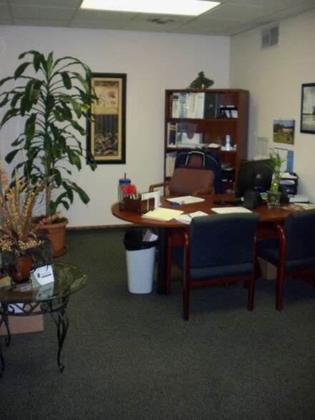 More Photos Of 7804 E Funston St, Wichita Office For Lease