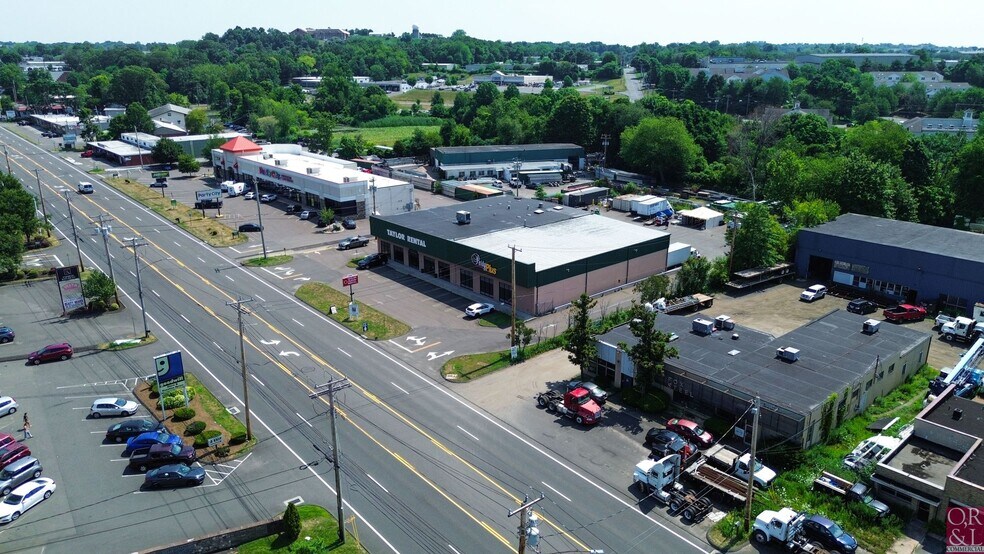 More Photos Of 304 Boston Post Rd, Orange Showroom For Sale