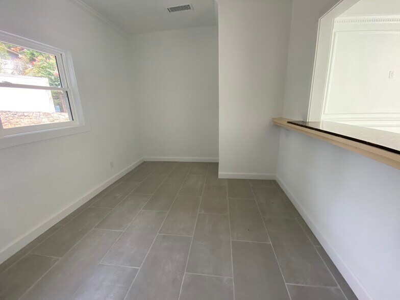 More Photos Of 3040 Briarcliff Rd, Atlanta Office For Sale