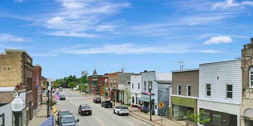 More Photos Of 114 E Main St, Weyauwega Storefront Retail Residential For Sale