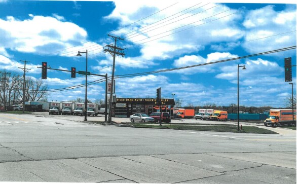 More Photos Of 1000 S Bartlett Rd, Streamwood Freestanding For Sale