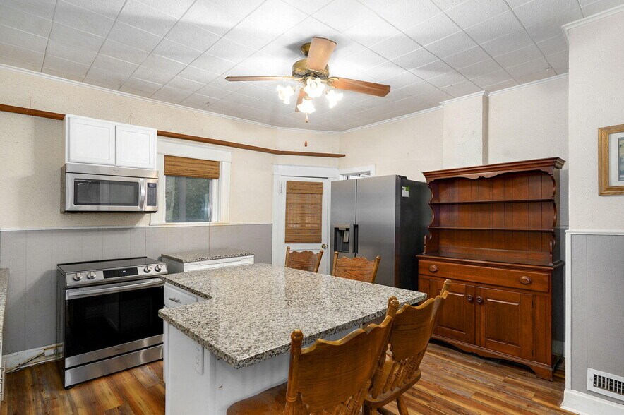 More Photos Of 1642 W Inman Rd, Nixa Office Residential For Sale