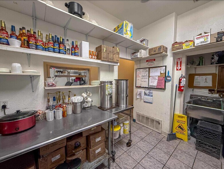 More Photos Of 2203 1st St, Alamogordo General Retail For Sale