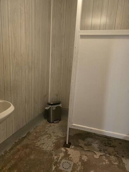 More Photos Of 6448 Main St, Cass City Bar For Sale