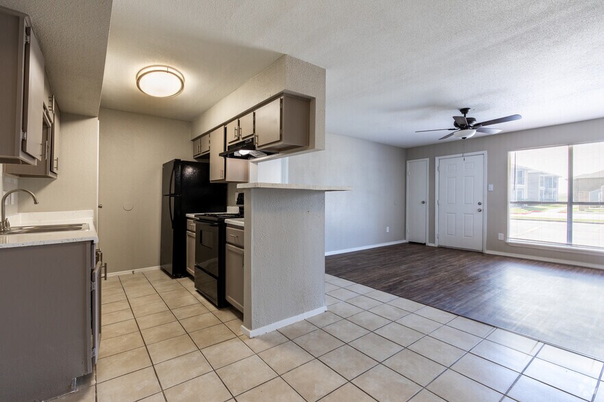 More Photos Of 1010 Magnolia Dr, Freeport Apartments For Sale