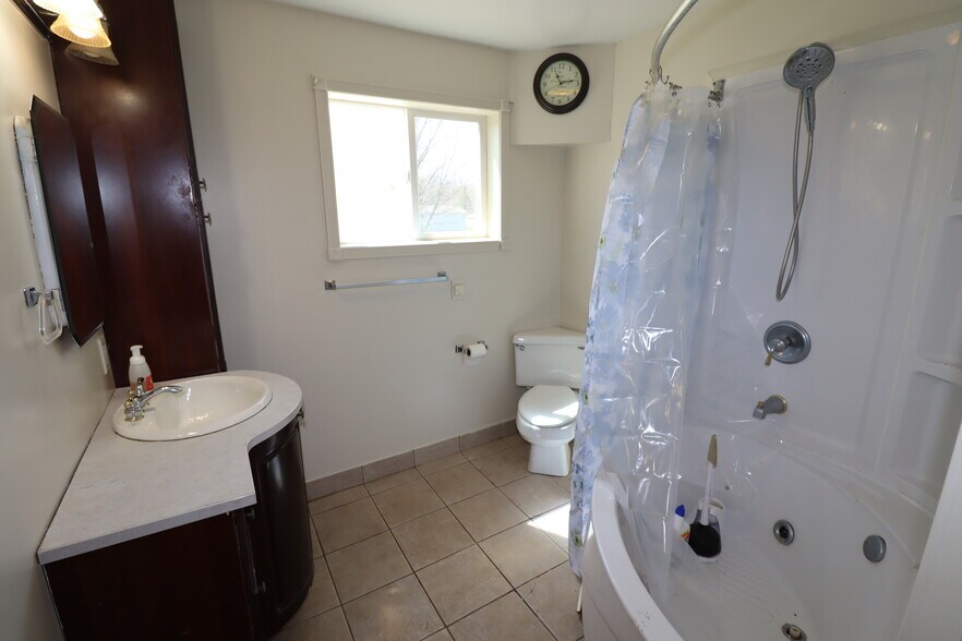 More Photos Of 22195 Highway 63, Grand View Storefront Retail Residential For Sale