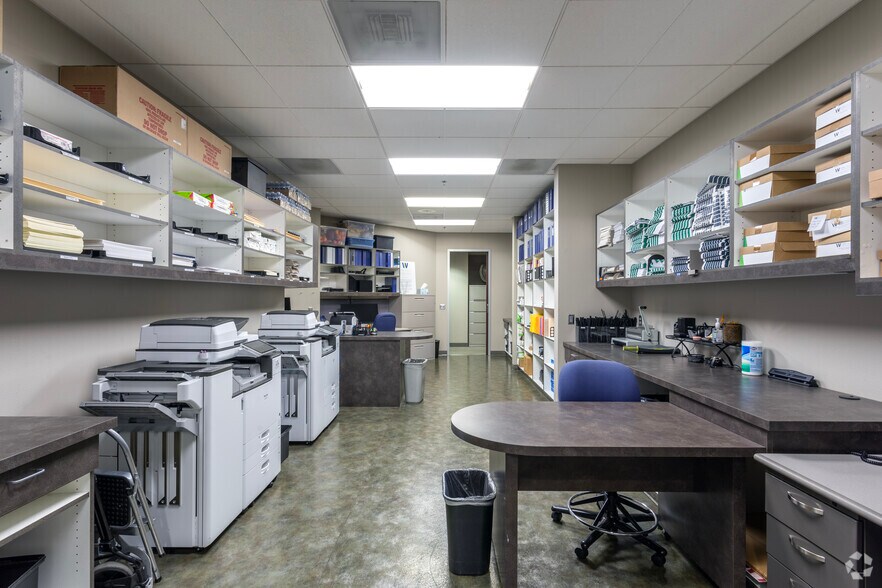 More Photos Of 7225 N 1st St, Fresno Office For Lease