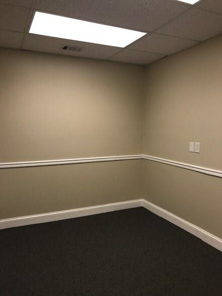 More Photos Of 115 Samaritan Dr, Cumming Medical For Lease