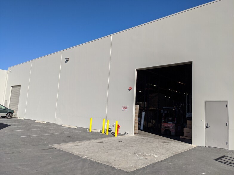 More Photos Of 15507-15517 Broadway Center St, Gardena Warehouse For Lease