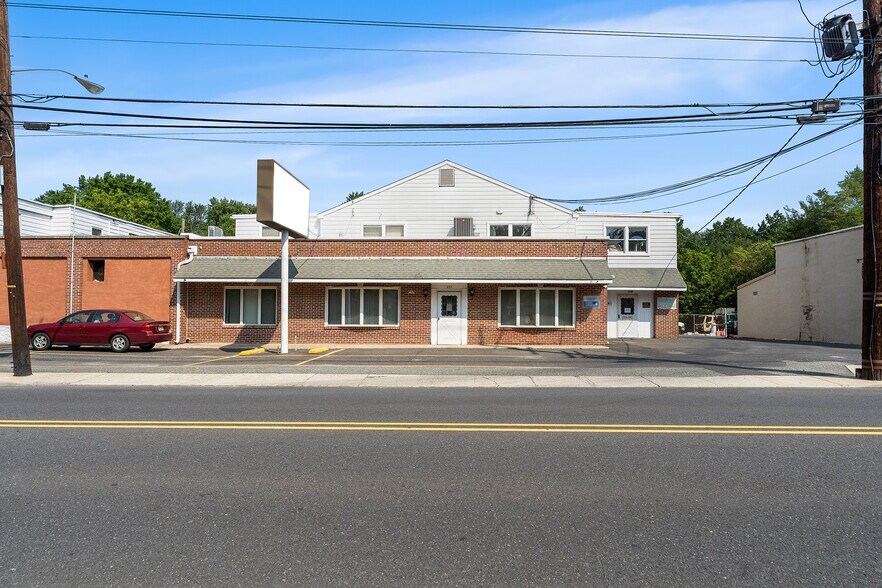 More Photos Of 257 W Nicholson Rd, Audubon Office For Sale