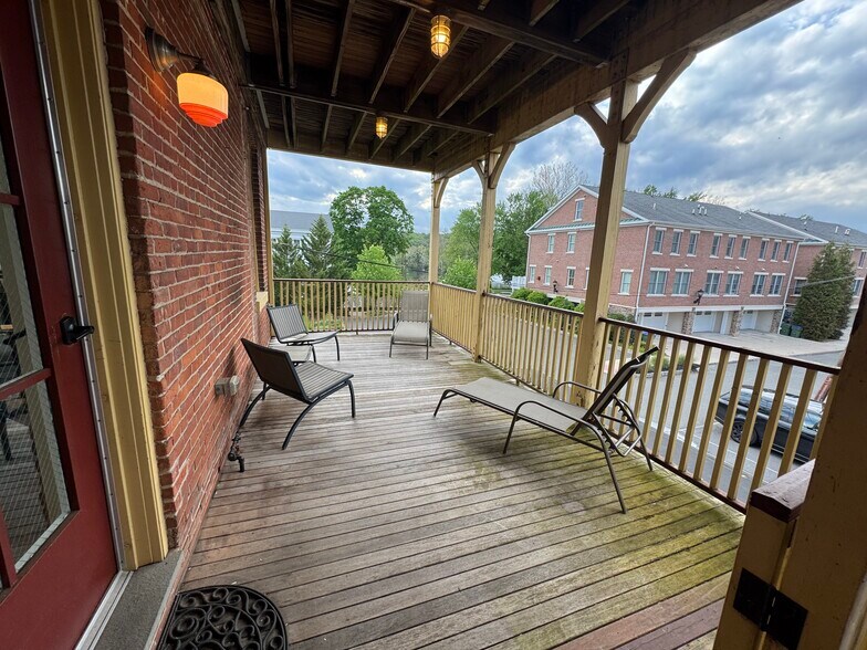 More Photos Of 17 Bridge St, Frenchtown Storefront Retail Office For Lease