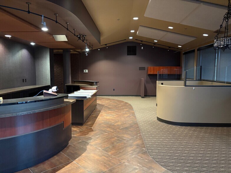 More Photos Of 4212 W Sunset Blvd, Spokane Flex For Sale