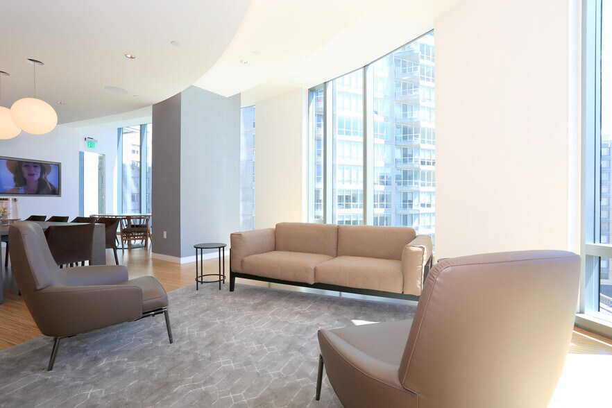 More Photos Of 399 Fremont St, San Francisco Apartments For Lease