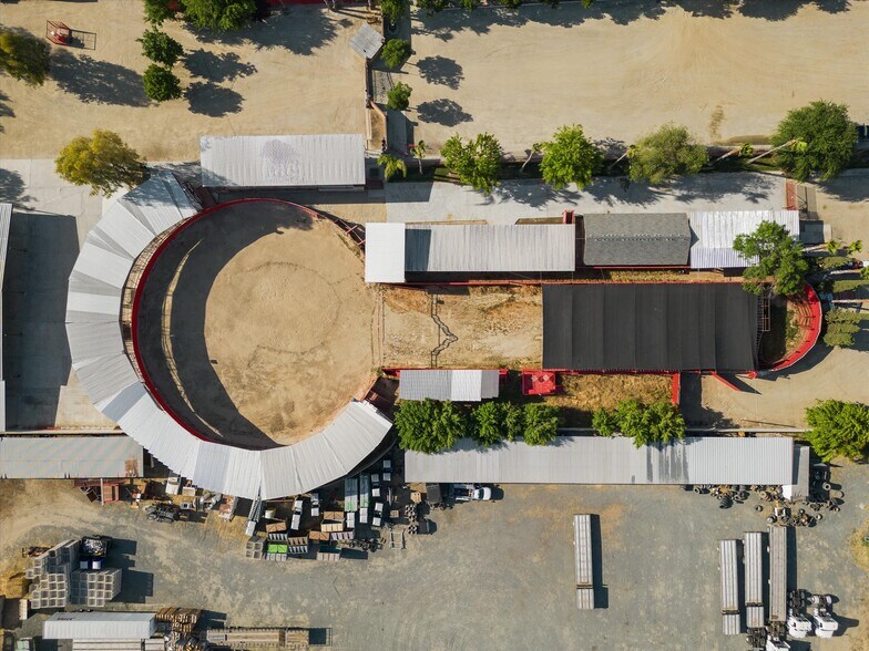 More Photos Of 11475 Garzoli Ave, Delano Horse Stables For Sale