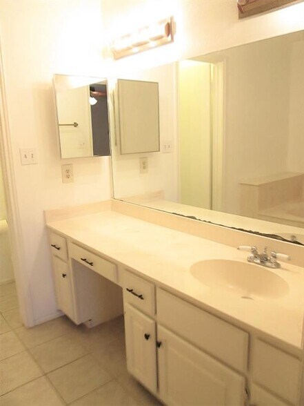 More Photos Of 12455 Melville Dr, Montgomery Apartments For Sale