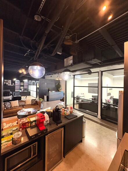 More Photos Of 301 E Virginia St, McKinney Storefront Retail Office For Lease