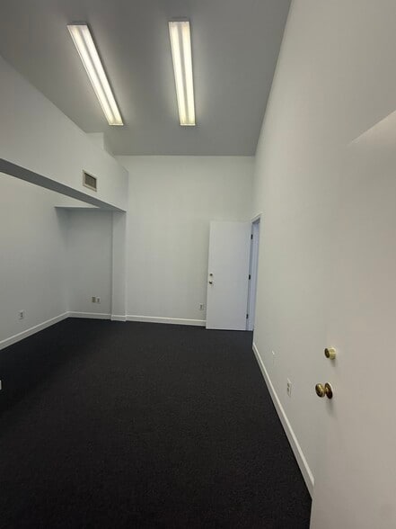 More Photos Of 8569-8573 Sudley Rd, Manassas Medical For Sale