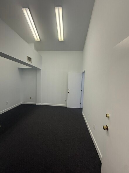 More Photos Of 8573 Sudley Rd, Manassas Office For Sale