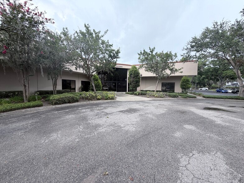 Primary Photo Of 4504-4548 Parkbreeze Ct, Orlando Light Manufacturing For Lease