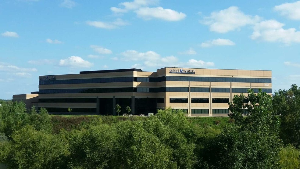 More Photos Of 9800 N 59th Ave, Plymouth Office For Lease