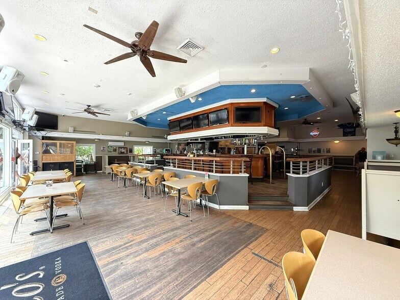 More Photos Of 7240-7286 Oswego Rd, Liverpool Restaurant For Sale