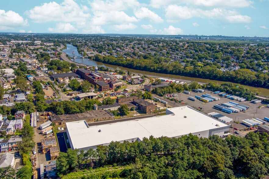 More Photos Of 2125 McCarter Hwy, Newark Warehouse For Lease