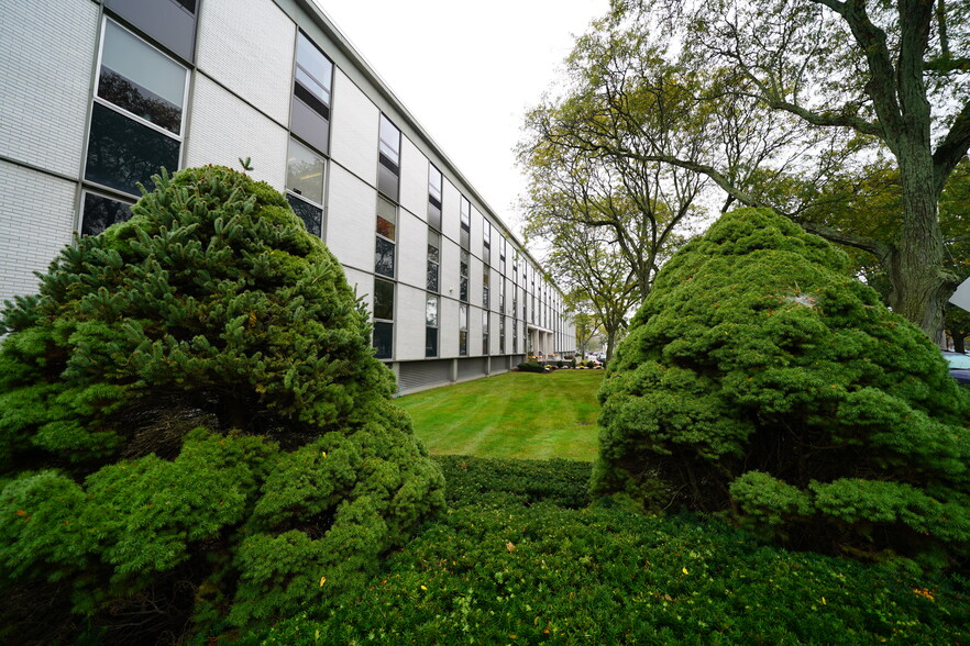 More Photos Of 10 County Center Rd, White Plains Office For Lease