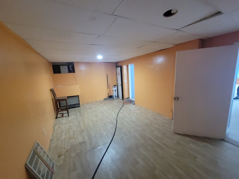 More Photos Of 166 Gorham St, Lowell Storefront Retail Office For Lease
