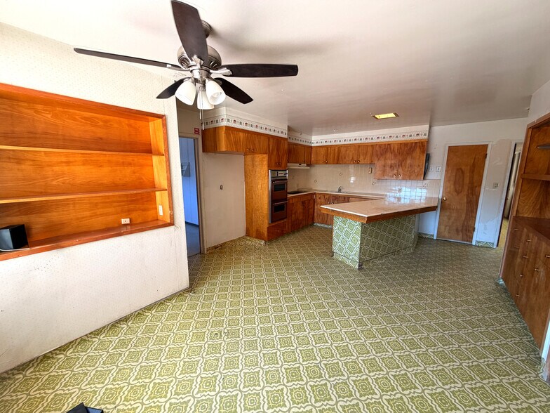 More Photos Of 311 Nestles Rd, Soledad Veterinarian Kennel For Sale