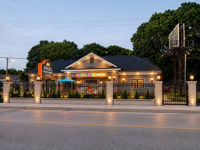 Primary Photo Of 2441 Lafayette Rd, Indianapolis Restaurant For Sale