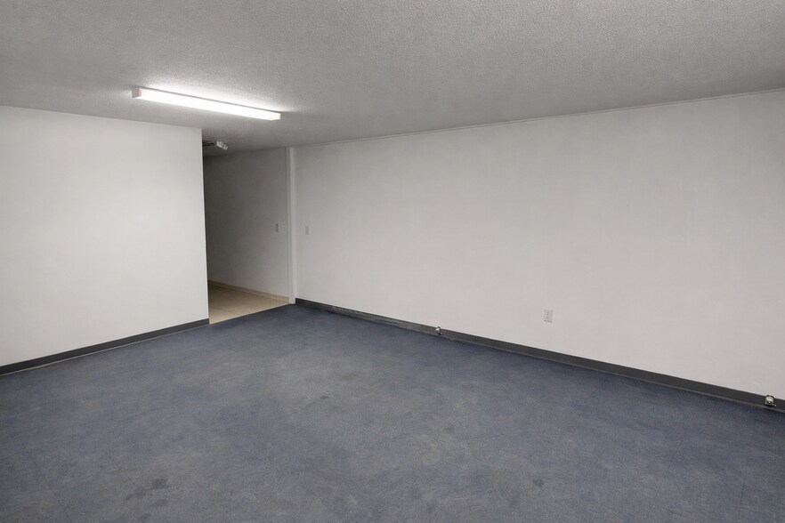 More Photos Of 185 Superior Dr, Evanston Industrial For Lease