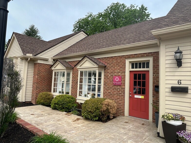 More Photos Of 614 Wooster Pike, Terrace Park Storefront Retail Office For Lease
