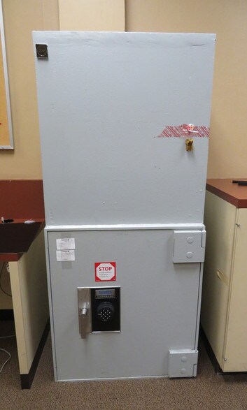 More Photos Of 300 E Dania Beach Blvd, Dania Bank For Lease