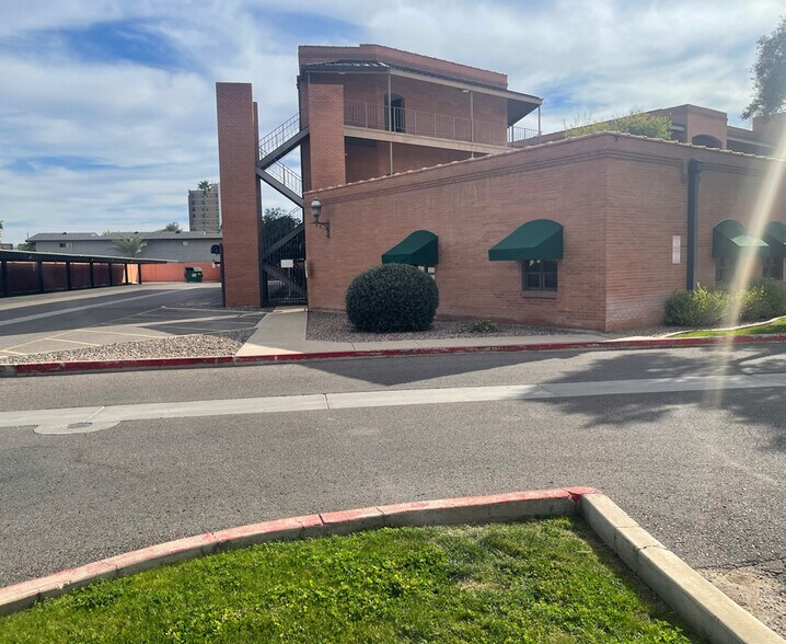 More Photos Of 2701 N 16th St, Phoenix Medical For Sale