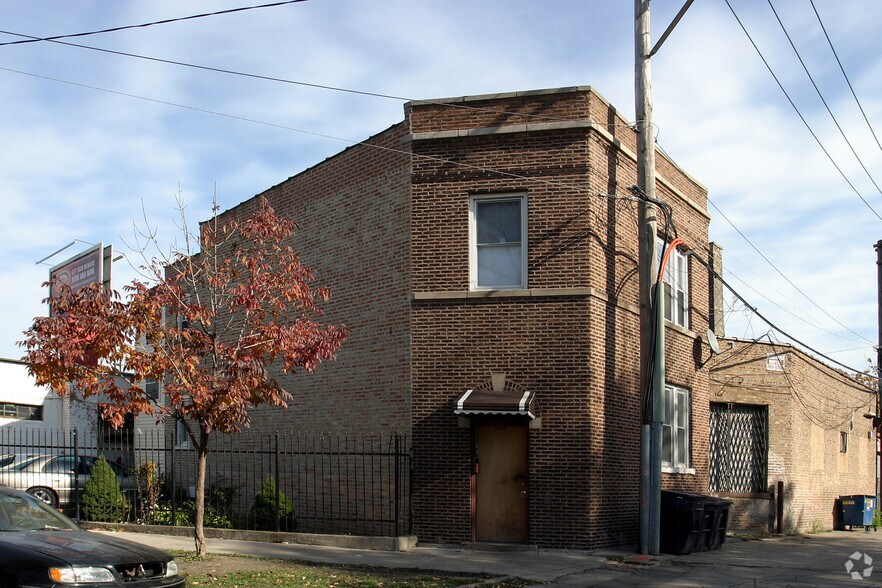 Primary Photo Of 4329 W Grand Ave, Chicago Auto Repair For Lease