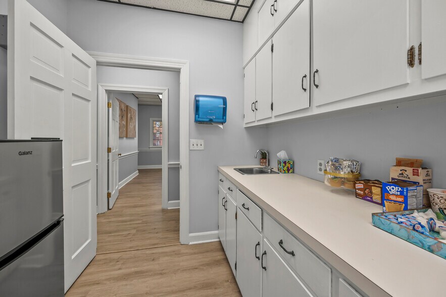 More Photos Of 4375 Silas Creek Pky, Winston-Salem Medical For Sale